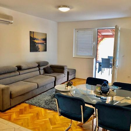 Apartment Sunny Paradise 2, Makarska - Promajna Bagian luar foto